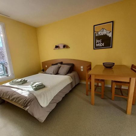 Studio Tres Bien Situe, Belle Vue, Parking Prive Bagnères-de-Bigorre Exteriör bild