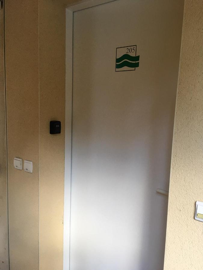 Studio Tres Bien Situe, Belle Vue, Parking Prive Bagnères-de-Bigorre Exteriör bild